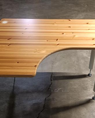 Scrivania in legno regolabile in altezza