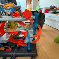 Gioco garage hot wheels