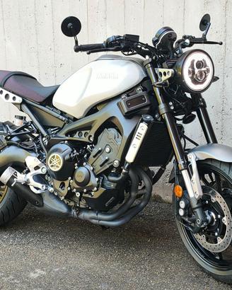 YAMAHA XSR 900