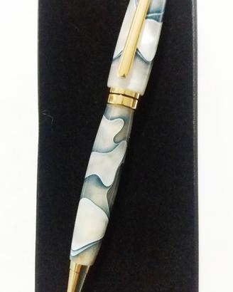 Penna artigianale in resina acrilica epossidica