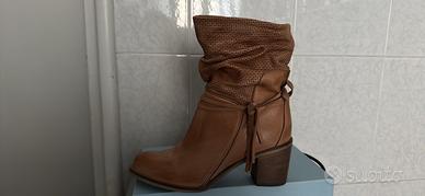 Stivaletto primavera talco