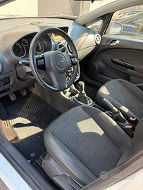 Opel corsa 1.2 gpl
