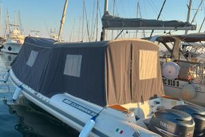 Joker boat Clubman 30 motori 2x250 cv Yamaha 4 tem