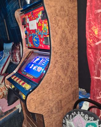 VIDEOGIOCO A CONSOLLE