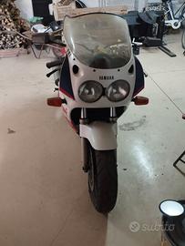 Yamaha FZR