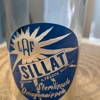 Rara bottiglia vetro latte Silla da collezione