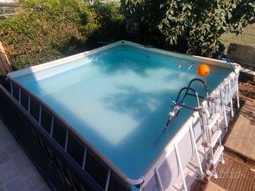 Piscina fuori terra Intex quadrata 4,27 x 4,27 m