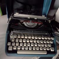 macchina da scrivere   portatile del 1980