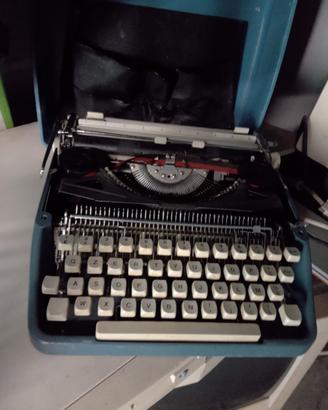 macchina da scrivere   portatile del 1980