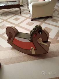 Cavallo a dondolo