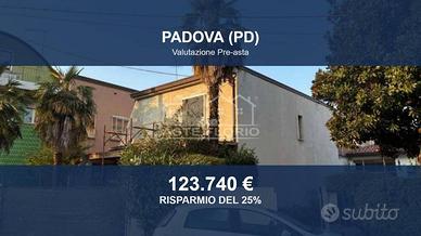 Immobile in asta di 190 m² con box auto a Padova