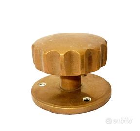 Antico pomello girovole