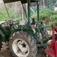 Trattore con tutti attrezzi