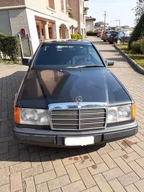 Mercedes 230 CE del 1990
