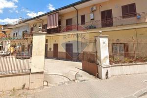 Appartamento in zona centrale con box auto