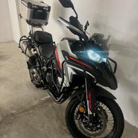 Moto Benelli TRK 702x
