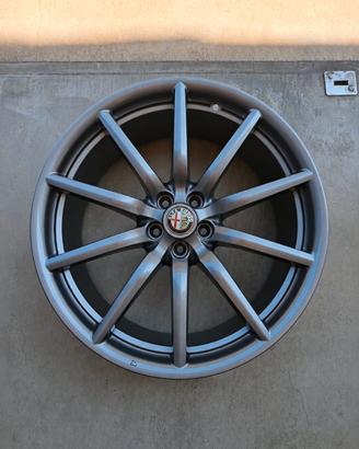 CERCHIO 19 ALFA ROMEO 4C 19, ORIGINALE