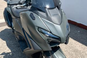 T-Max 560 2025