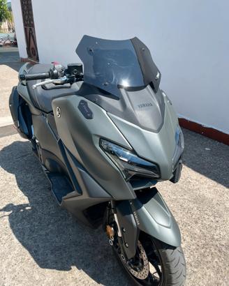T-Max 560 2025