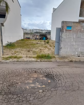 Matino via olimpia-suolo 250mq/150mq edificabili