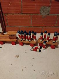 Trenino in Legno con Soldatini Vintage