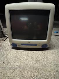 iMac G3 originale con tastiera e mouse