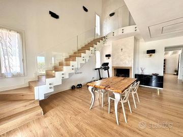Villa di 245 m² con più di 5 locali a Lamporecchio