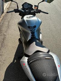 Moto usata perfetta colore Grey