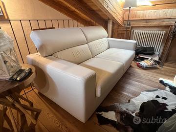 Divano Chateau d'Ax 2 posti + Pouf