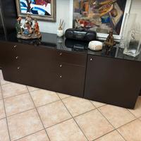 Mobile da soggiorno con piano in vetro