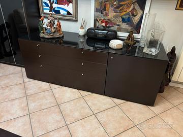 Mobile da soggiorno con piano in vetro