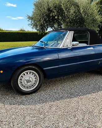 Alfa Romeo Spider Duetto 2000 Blu Interni Beige 19