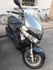 suzuki burgman 200 km11.000