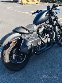Harley 883 Iron