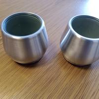 Coppia di vasi in acciaio (interno vetro)