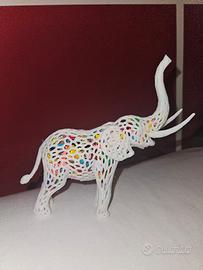elefante portafortuna in 3D modello arcobaleno 