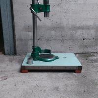 tappatrice per tappi a corona