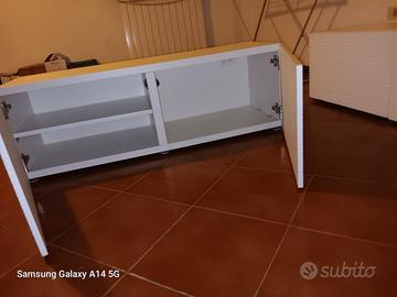 porta TV ikea bianco modello Besta. 