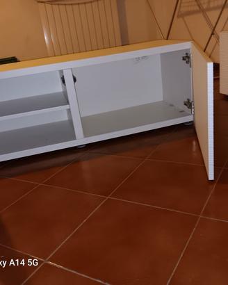 porta TV ikea bianco modello Besta. 