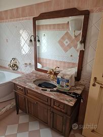 mobile bagno in legno con specchiera