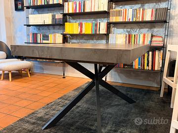 Tavolo salone allungabile