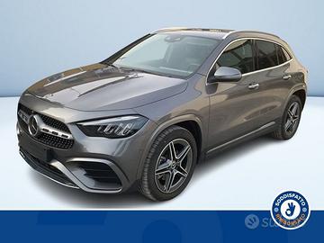 Mercedes-Benz GLA 250 E PLUG-IN HYBRID AUTOMA...