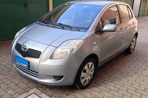Toyota yaris 1000cc benzina