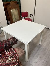 Tavolo bianco allungabile