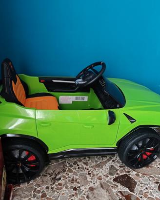 si vende auto per il Bimbi ,con telecomando