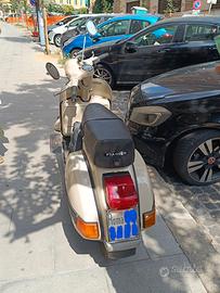 Vespa PX 150 targata Roma