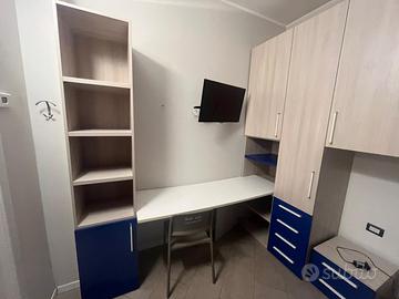 Cameretta singola completa con armadio a ponte blu