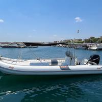 GOMMONE BAT 830 motorizzato con mercury verado 275