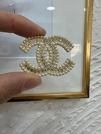 Spilla chanel