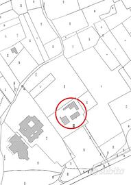 Immobili da ristrutturare con terreno adiacente